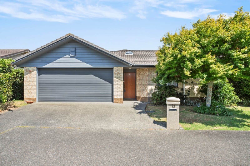 13/1 Piriti Drive, Te Atatu Peninsula, Auckland - Carousel 1