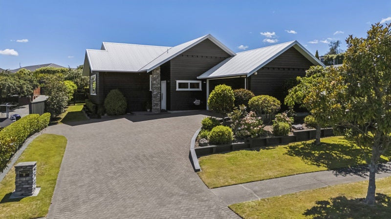 9 Coprosma Crescent, Waipahihi, Taupo - Carousel 1