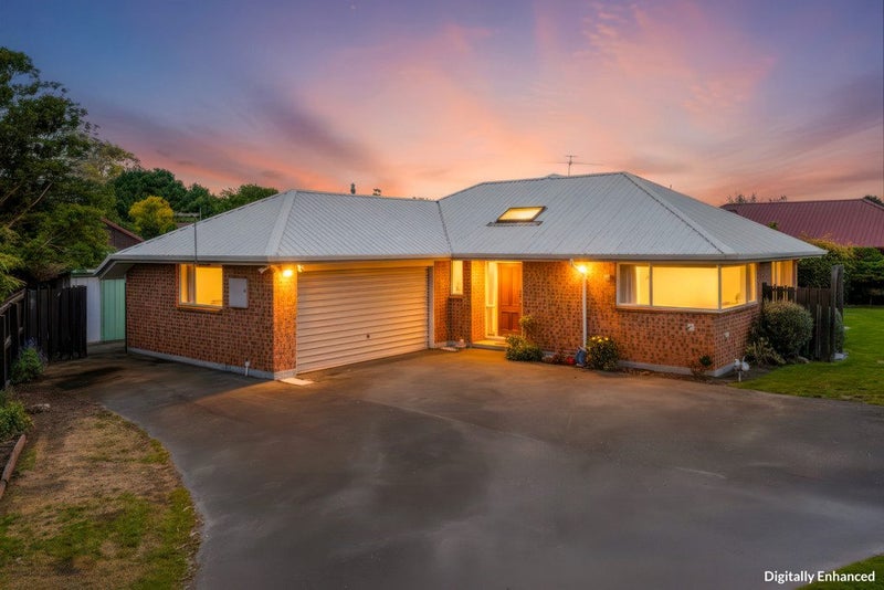 6 Mull Place, Broomfield, Christchurch - Carousel 1