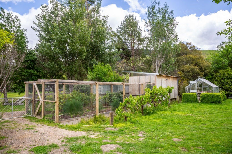 1789 State Highway 2, Kaitoke, Upper Hutt - Carousel 50