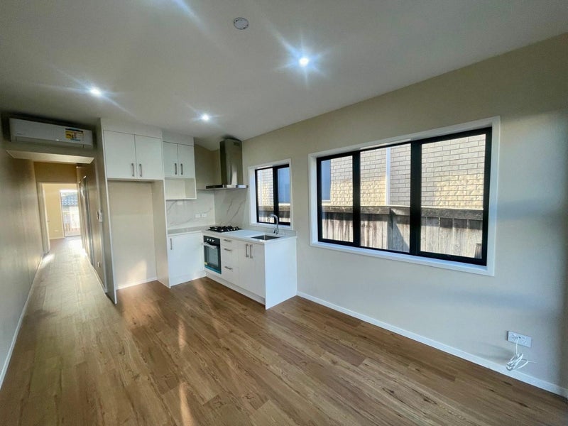 28A Kimber Hall Avenue, Mount Roskill, Auckland - Carousel 2