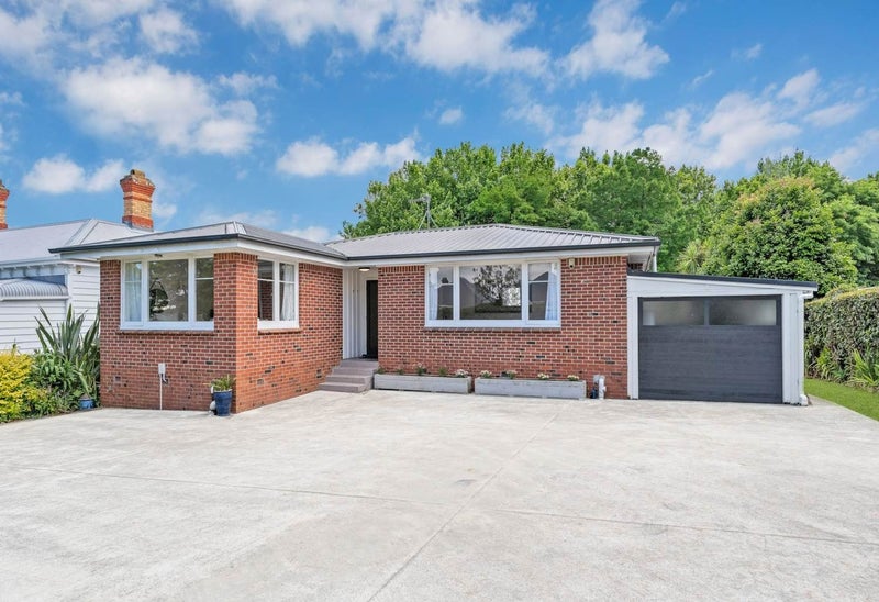 19 Green Lane East, Remuera, Auckland City, Auckland - Carousel 1