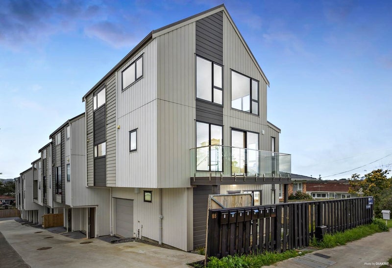 3/88 Te Atatu Road, Te Atatu South, Auckland - Carousel 2