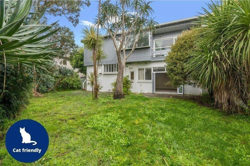 Property Valuation for 2 Castor Bay Road, Castor Bay, Auckland Trade