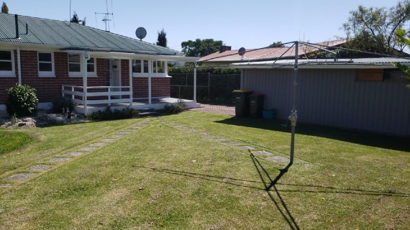 28 Lewis Street, Glenview, Hamilton - Carousel 2