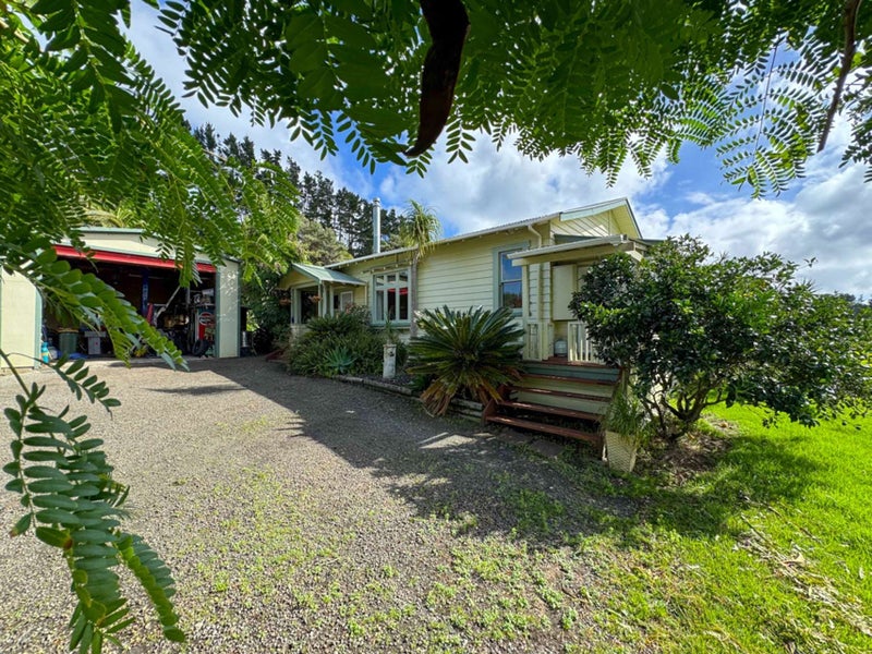 2442 South Head Road, Helensville - Carousel 1