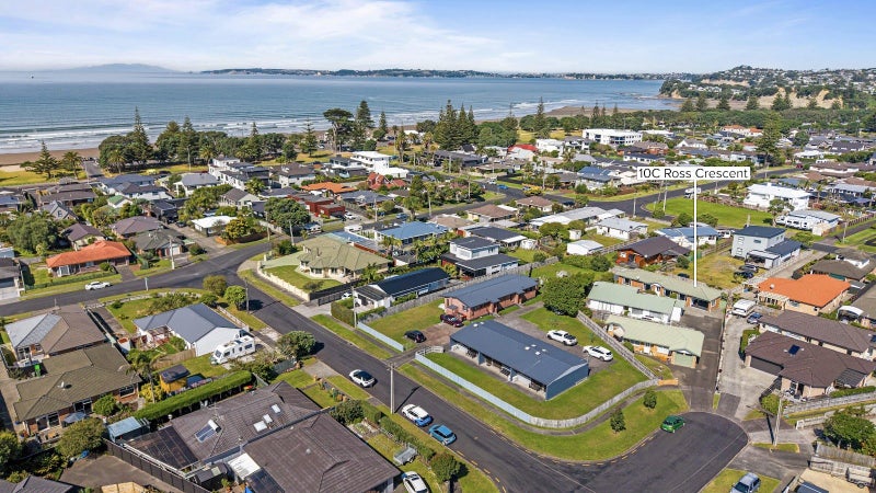 10C Ross Crescent, Orewa, Orewa - Carousel 2
