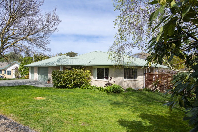 6 Parkview Place, Riverdale, Gisborne - Carousel 1