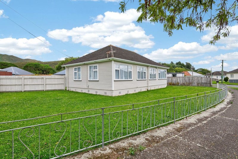 16 Hodgins Grove, Naenae, Lower Hutt - Carousel 15