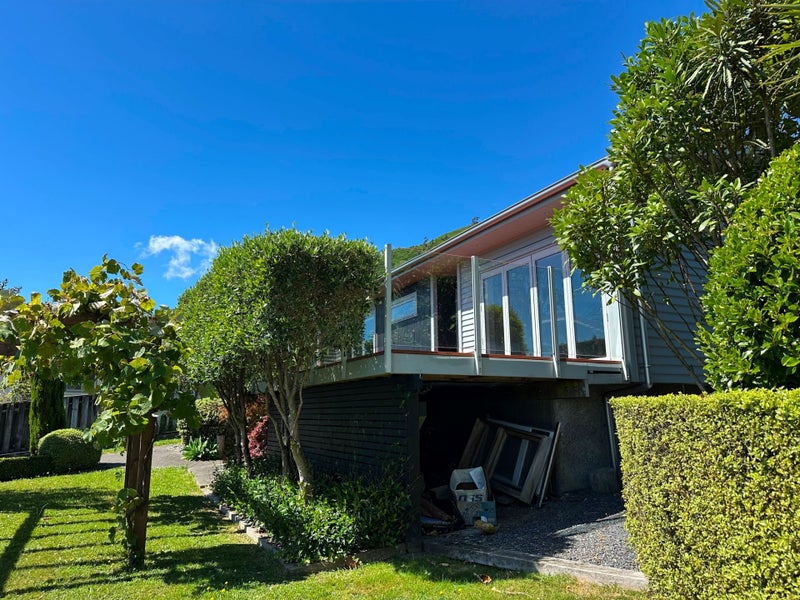 11 Kotare Street, Waikanae - Carousel 1