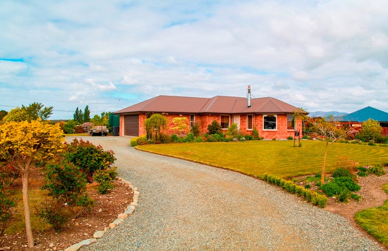 35 Blue Cliffs Road, St Andrews - Carousel 1