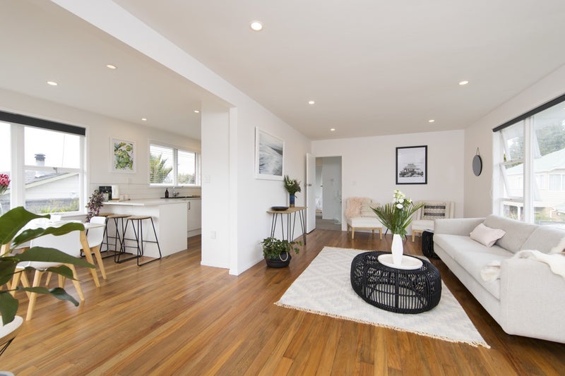 1/9 Buxton Street, Point Chevalier, Auckland - Carousel 1
