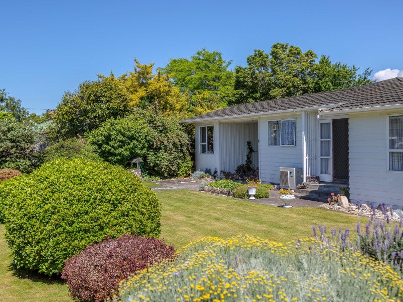 8 Booth Street, Carterton - Carousel 1