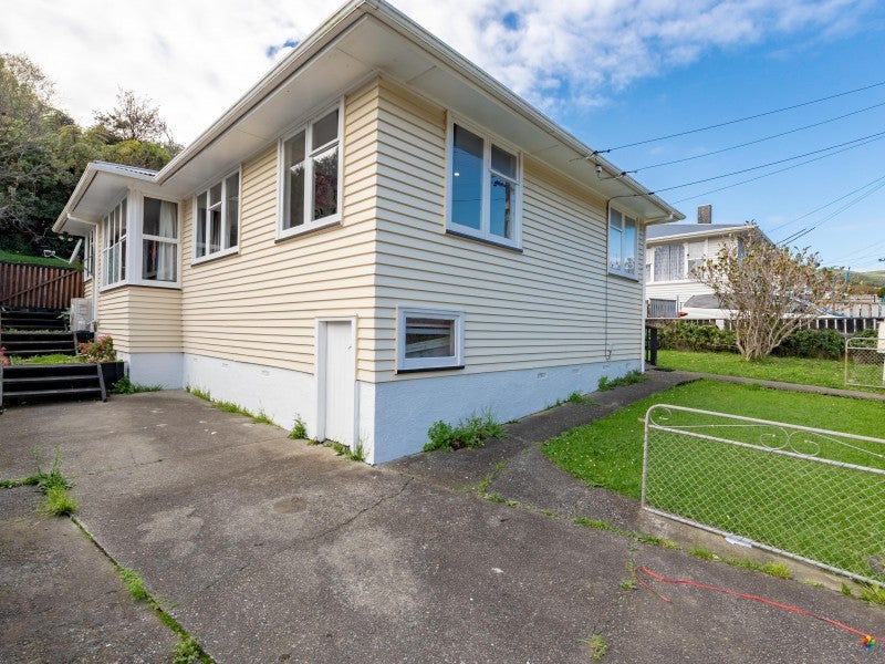 198 Sievers Grove, Cannons Creek, Porirua - Carousel 12