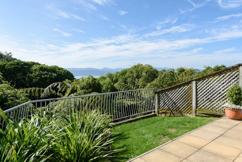 92A Homebush Road, Khandallah, Wellington - Carousel 26