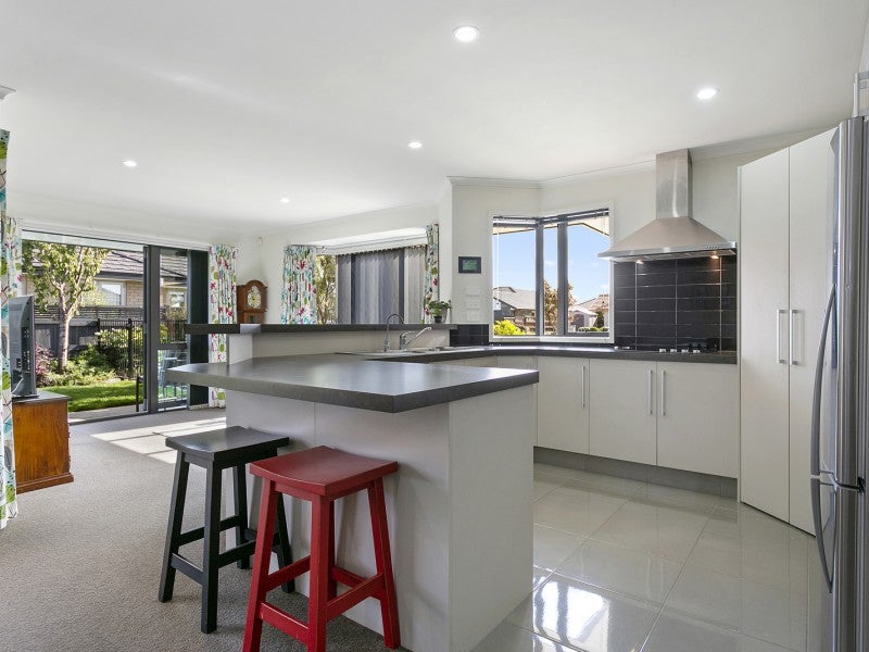 8 Mckinnon Street, Leamington, Cambridge - Carousel 2