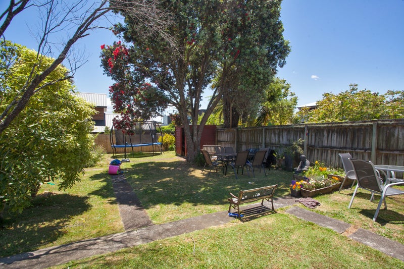 35 Humariri Street, Point Chevalier, Auckland - Carousel 2