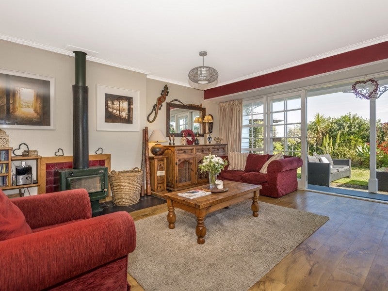 9 Moana Road, Okitu, Gisborne - Carousel 2