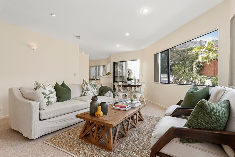 1/12 Wernham Place, Northcote, Auckland - Carousel 2