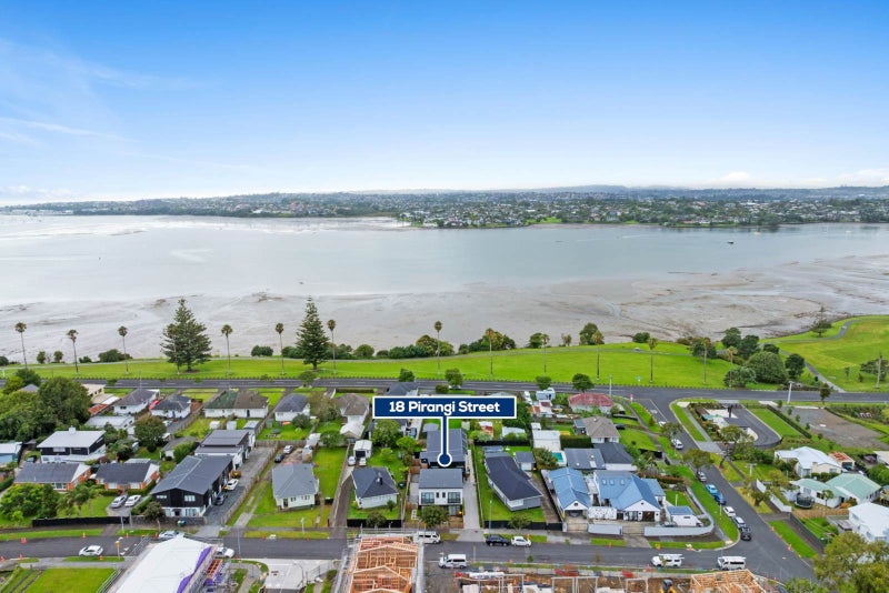 18F Pirangi Street, Point England, Auckland - Carousel 19