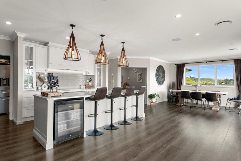 67B Munro Road, Tauranga - Carousel 1