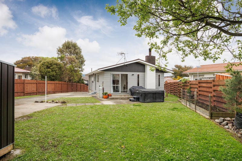 9 Lyndale Place, Kelvin Grove, Palmerston North - Carousel 18