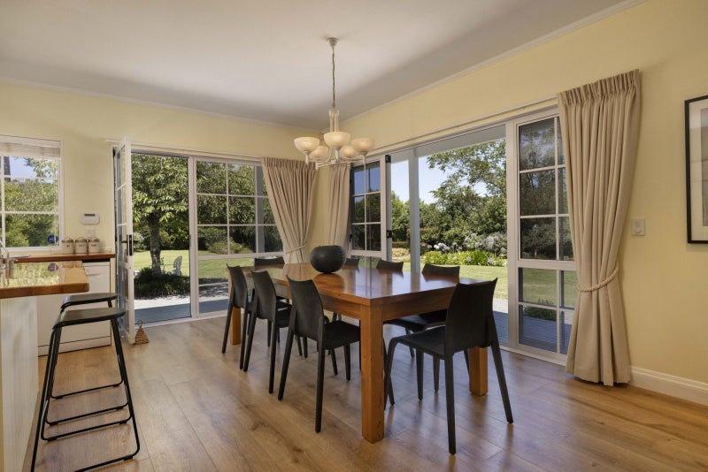 14 Grasmere Way, Bethlehem, Tauranga - Carousel 2