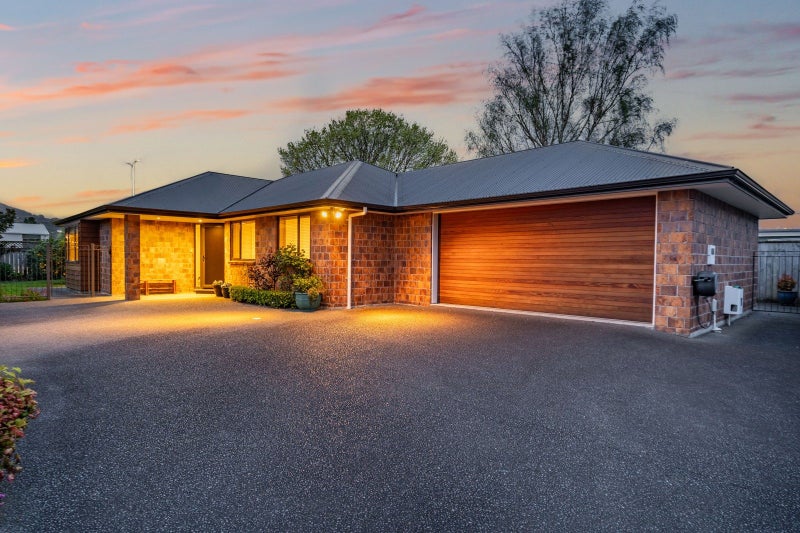 26 Hildreth Street, Trentham, Upper Hutt - Carousel 1