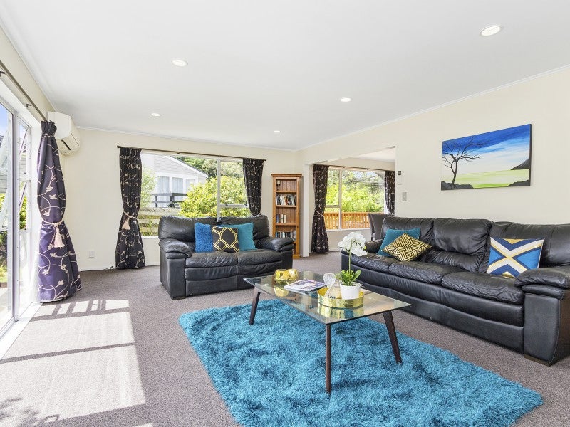 16 Bowline Place, Whitby, Porirua - Carousel 2