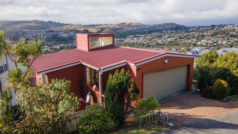 1 Atamira Close, Churton Park, Wellington - Carousel 1