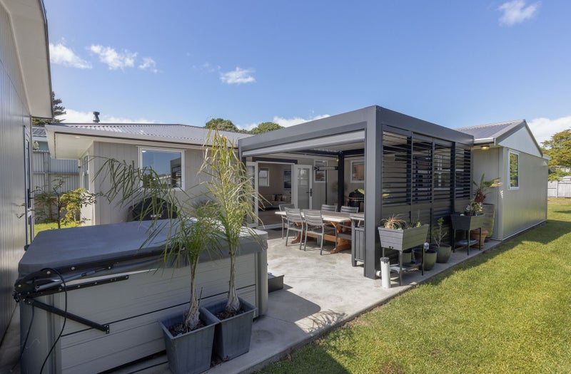 2 Martin Road, Paraparaumu Beach, Paraparaumu - Carousel 1