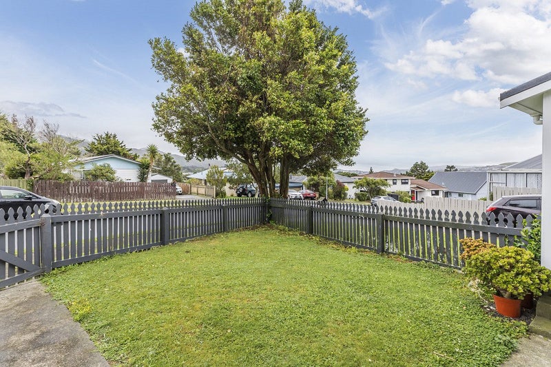 2/13 Japonica Crescent, Rānui, Porirua - Carousel 2
