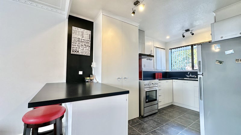 3/260 Moore Street, Ashburton, Ashburton - Carousel 2