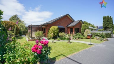 195 Queens Drive, Windsor, Invercargill - Carousel 1