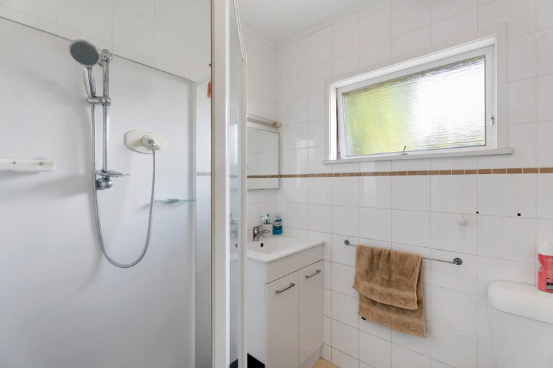 2/16 Kapiti Place, Sunnynook, Auckland - Carousel 8