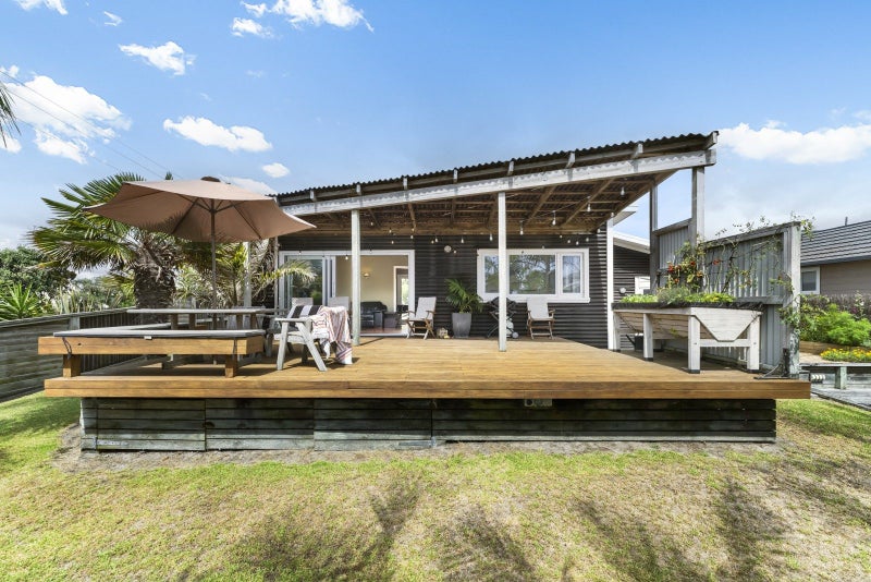 248 Oceanbeach Road, Mount Maunganui, Mount Maunganui - Carousel 1