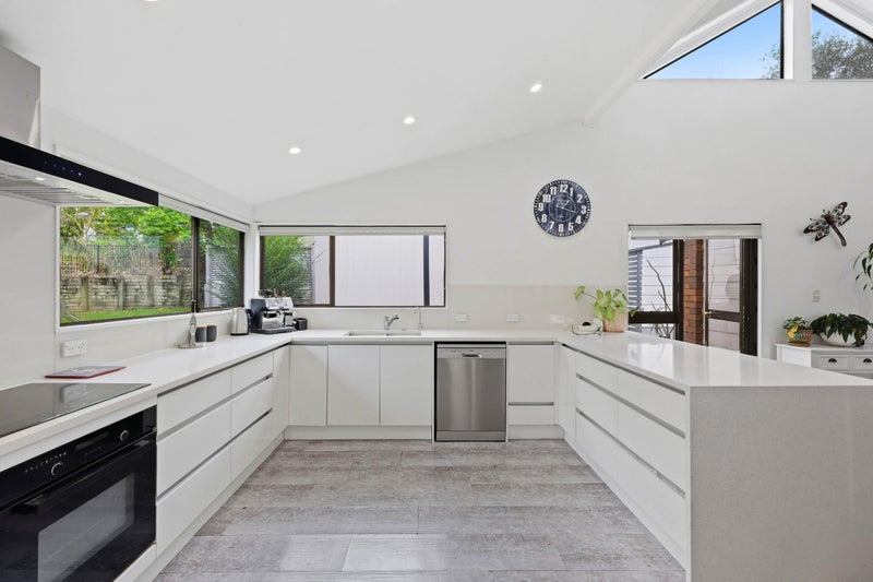 2/149 Colwill Road, Massey, Auckland - Carousel 2