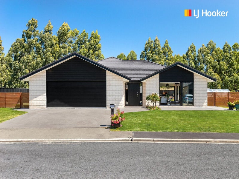 5 Tate Crescent, Green Island, Dunedin - Carousel 1