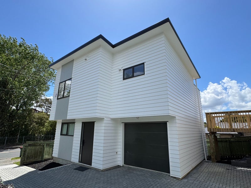 6 Millbrook Road, Henderson, Auckland - Carousel 1