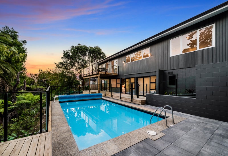 18 Waiatarua Road, Remuera, Auckland - Carousel 1