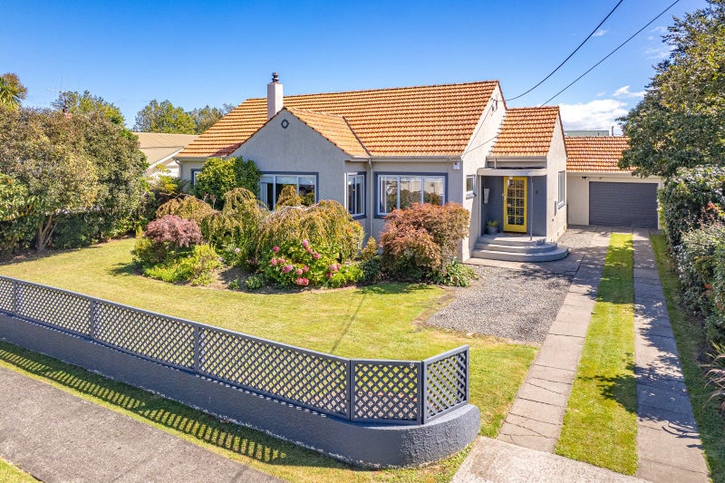 2 Tarata Street, Saint Johns Hill, Whanganui - Carousel 1