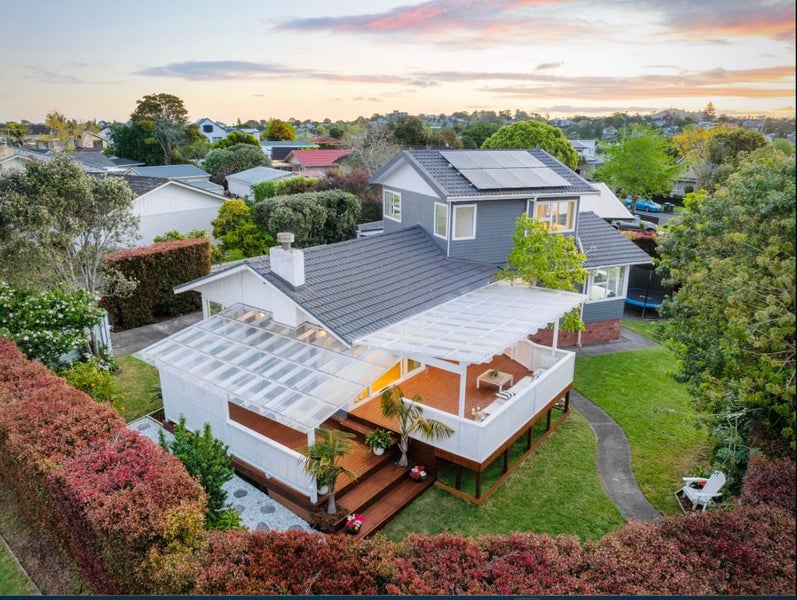 70 Celtic Crescent, Ellerslie, Auckland - Carousel 1