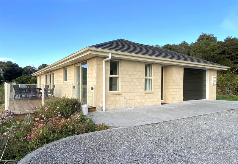 20A Serpentine Road, Hokitika - Carousel 1