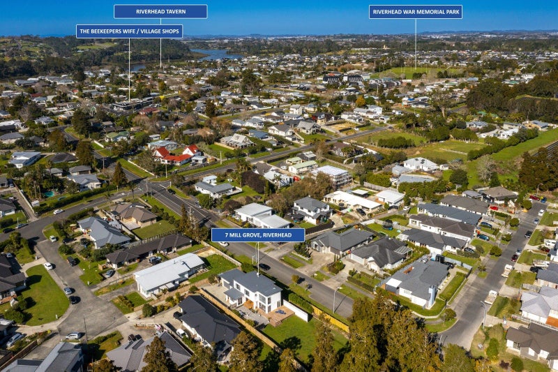 7 Francis Mill Grove, Westmorland, Christchurch - Carousel 26