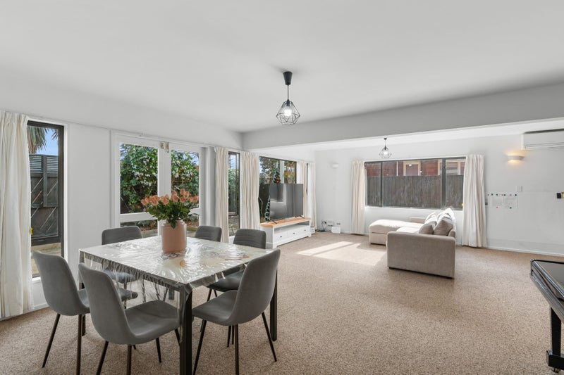 1/8 Cottesmore Close, Burnside, Christchurch - Carousel 1