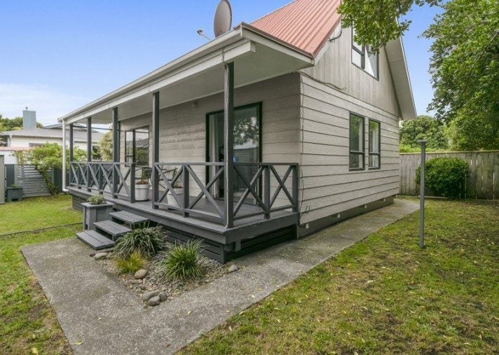 22a Elizabeth Street, Moera, Lower Hutt, Wellington - Carousel 1