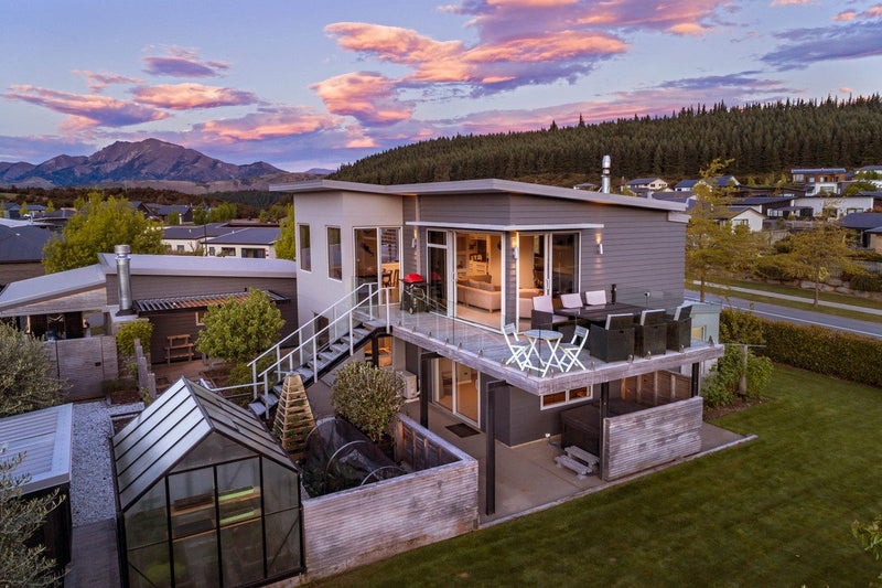 10 Sunnyside Lane, Wanaka - Carousel 1