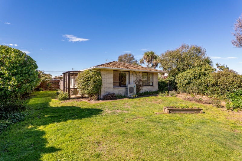 2/88 Pine Avenue, New Brighton, Christchurch - Carousel 1