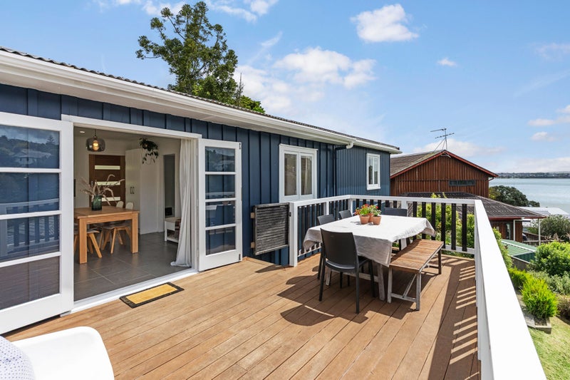 101 Island Bay Road, Beach Haven, Auckland - Carousel 1