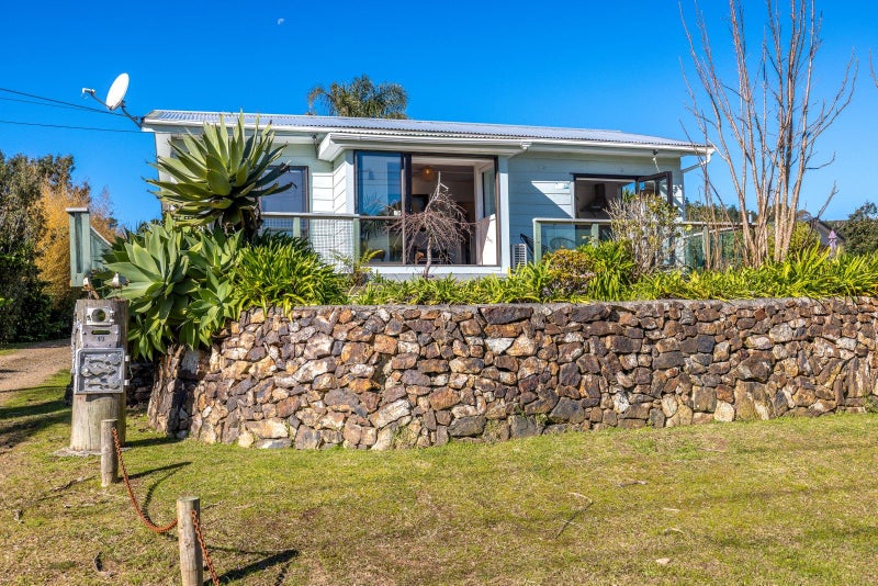 49 Onetangi Road, Onetangi, Waiheke Island - Carousel 2